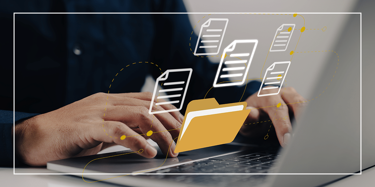 pessoa-gerenciado-arquivos-no-computador